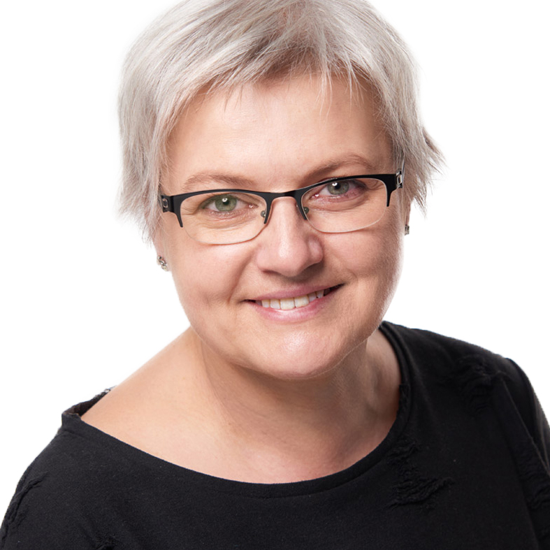Sandra Mueller Headshot